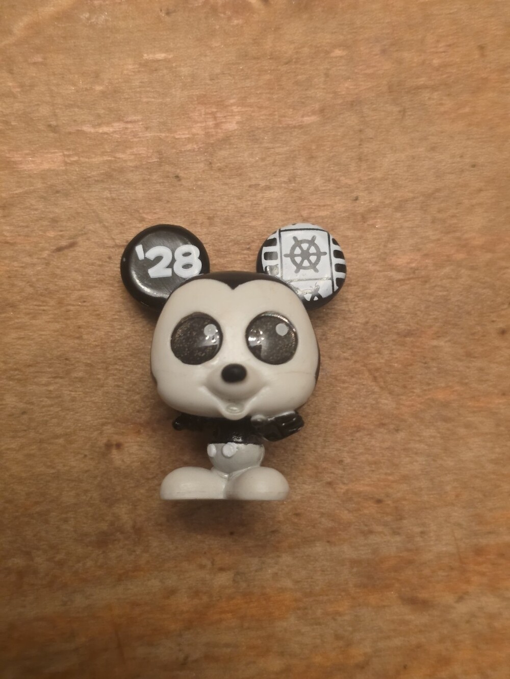 Disney Doorables Series 6 Mickey Years Of Ears Steamboat Willie Figure NEW